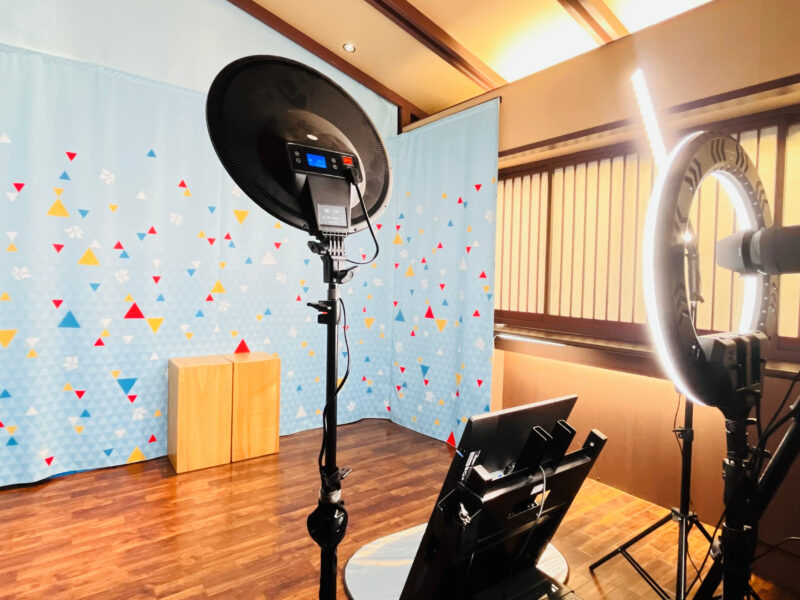 ふたりだけの写真館で、結婚記念日をカタチに残す